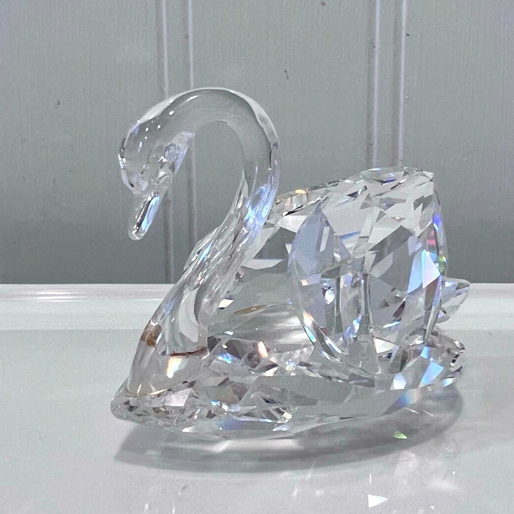 Swarovski Crystal medium size swan.